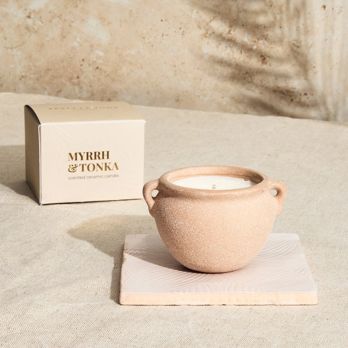 Bougie en Terre Cuite – Myrrhe & Tonka