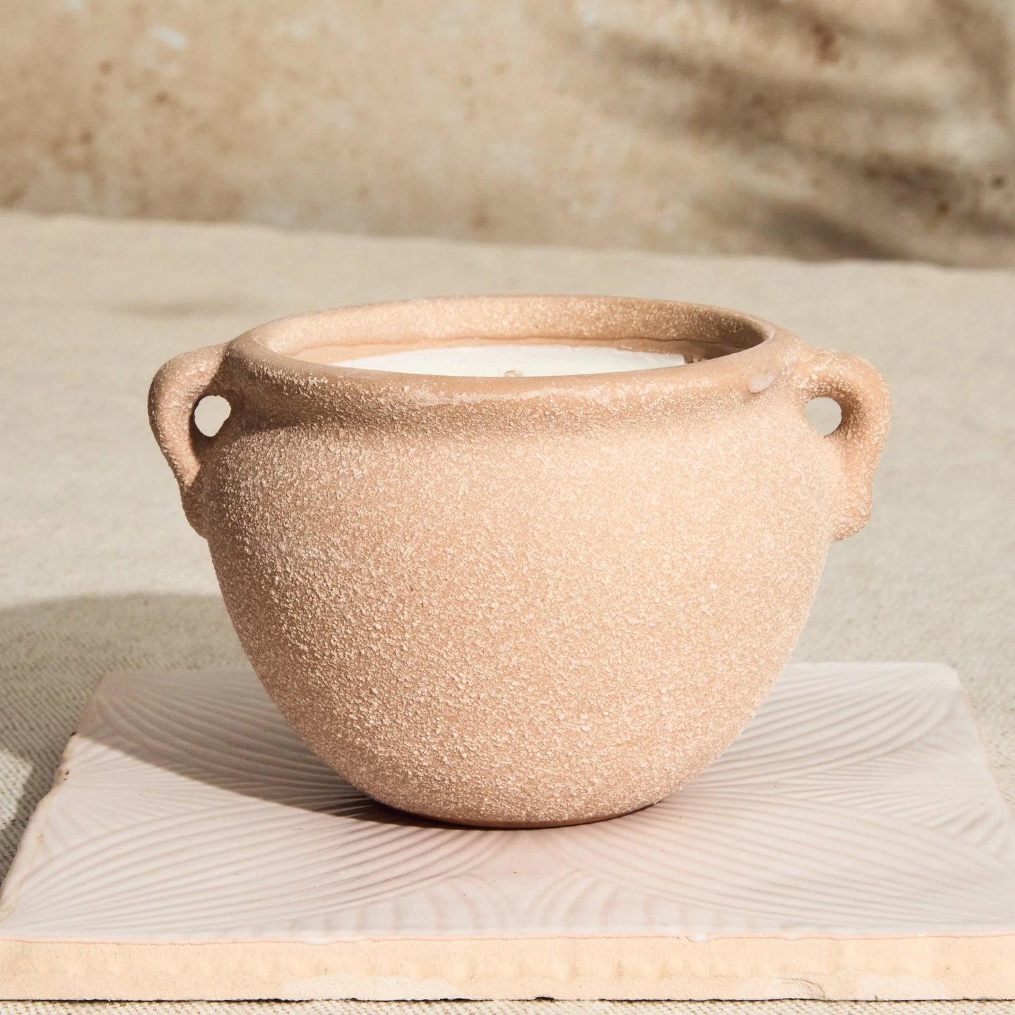 Bougie en Terre Cuite – Myrrhe & Tonka